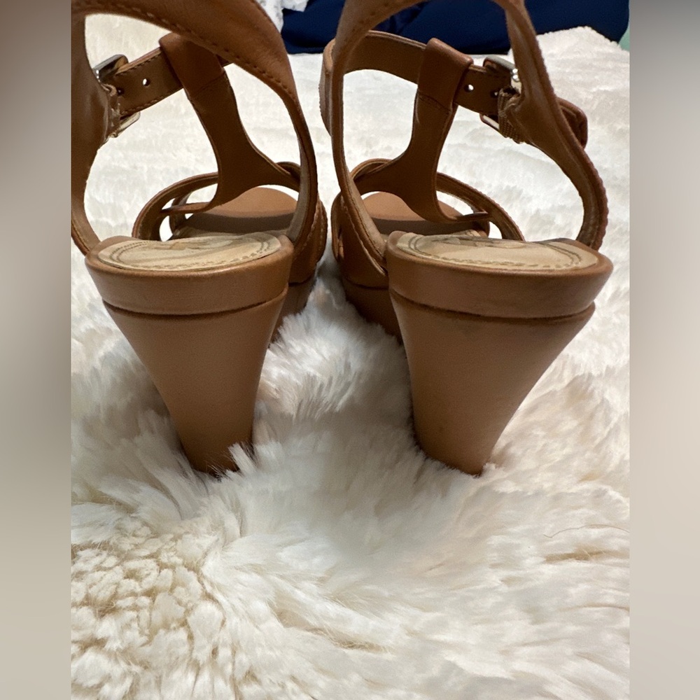 Gianni Bini Brown Strappy Sandals - Picture 5 of 8